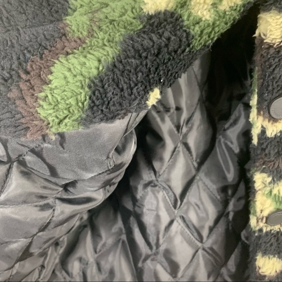 Blank NYC Faux Sherpa Teddy Camo jacket Size Small - Picture 5 of 10
